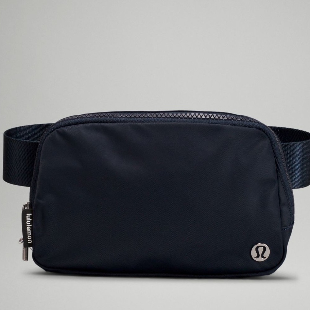 Lululemon Everywhere Belt Bag - Black New with tags